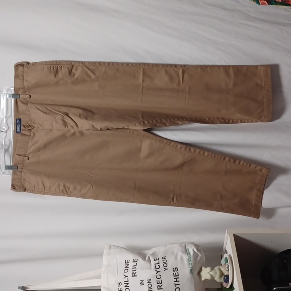 Izod Classic Fit Khaki Chinos Waist 40 Length 30